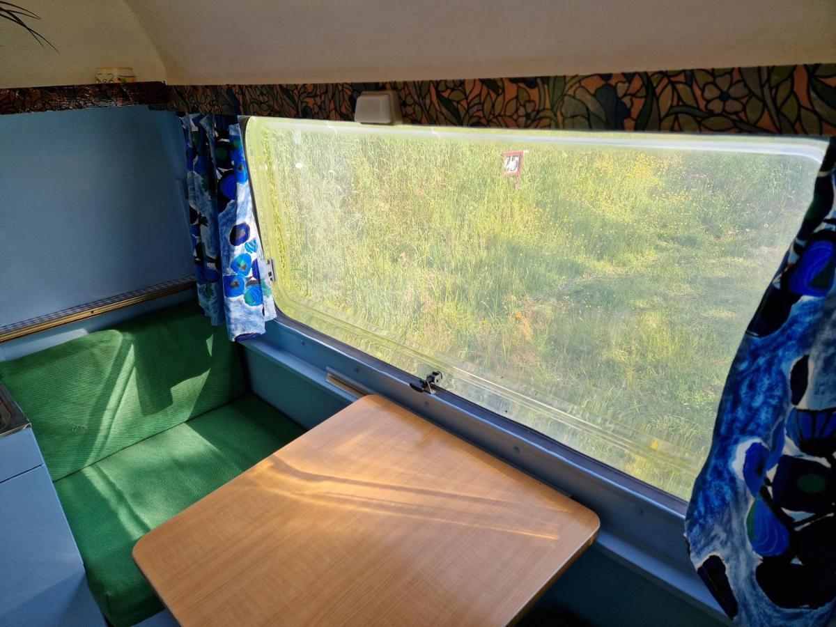Camping La Foret Du Morvan Vintage Caravan Larochemillay Экстерьер фото